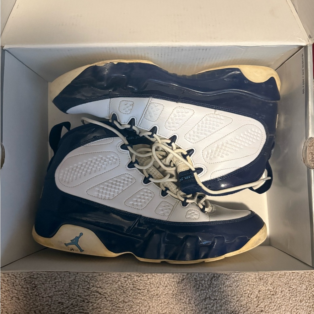 Air Jordan retro 9 Navy and White Athletic Sneakers